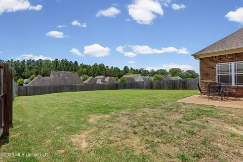 Exterior - 2349 Saint Ives Ln, Hernando, MS 38632 photo 6 of 7