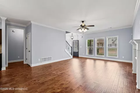 Living - 2349 Saint Ives Ln, Hernando, MS 38632 photo 2 of 5