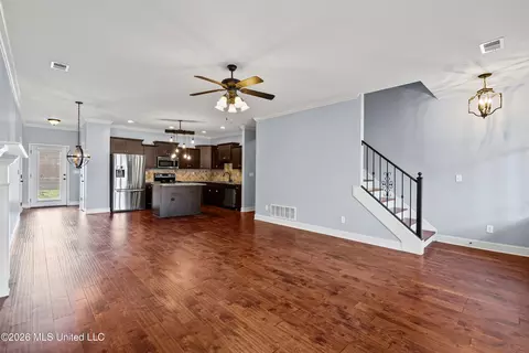 Living - 2349 Saint Ives Ln, Hernando, MS 38632 photo 4 of 5