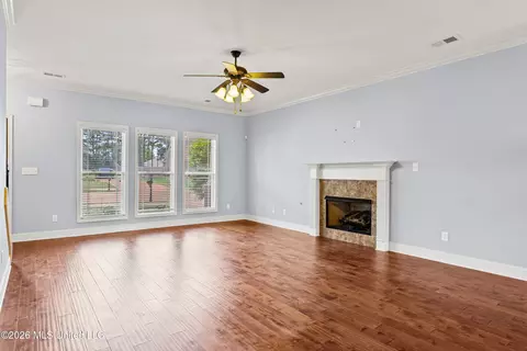 Living - 2349 Saint Ives Ln, Hernando, MS 38632 photo 3 of 5