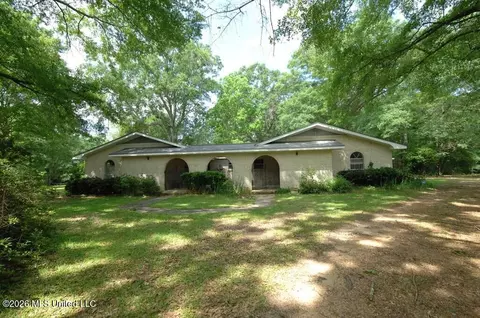 1083 Highway 35, Sandy Hook, MS 39478