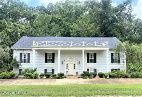116 Duster Dr, Natchez, MS 39120