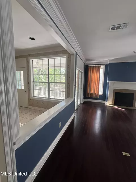Living - 116 Duster Dr, Natchez, MS 39120 photo 5 of 6