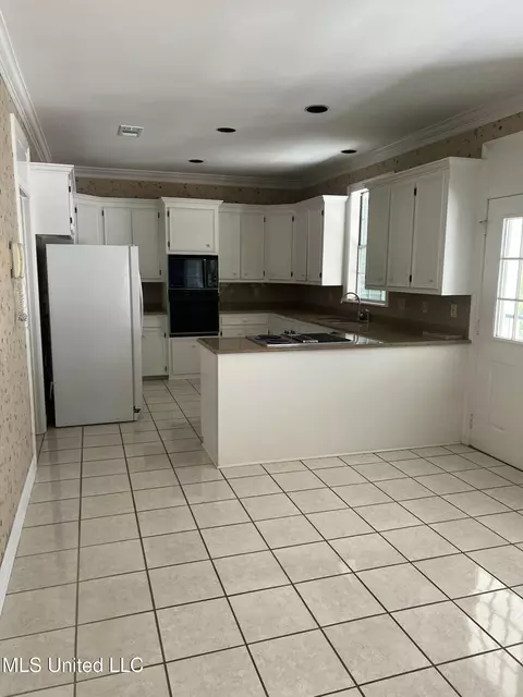 Kitchen - 116 Duster Dr, Natchez, MS 39120 photo 1 of 2