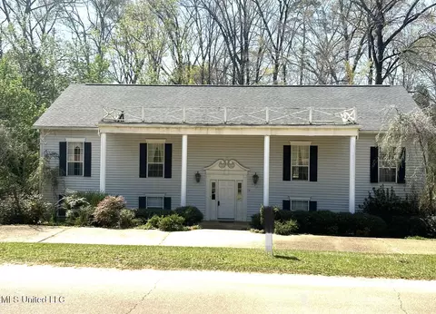 116 Duster Dr, Natchez, MS 39120