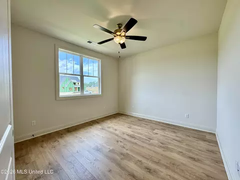 Bedroom - 302 Oakworth Dr, Hernando, MS 38632 photo 2 of 6
