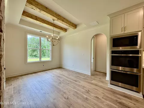 Dining - 302 Oakworth Dr, Hernando, MS 38632 photo 3 of 5