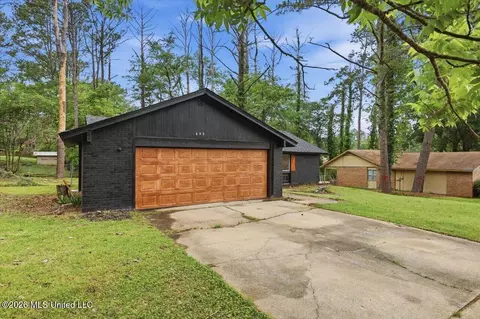 Exterior - 609 Briarcliff Cir, Jackson, MS 39212 photo 2 of 2