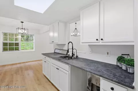 Kitchen - 609 Briarcliff Cir, Jackson, MS 39212 photo 1 of 2