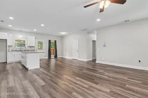 Living - 116 Jw Holland Rd, Lucedale, MS 39452 photo 2 of 4