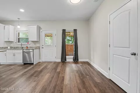 Entry Way - 116 Jw Holland Rd, Lucedale, MS 39452 photo 3 of 3