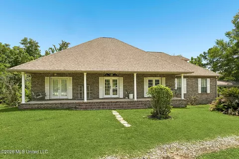 825 Liberty Rd, Picayune, MS 39466