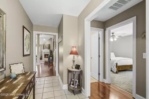 Entry Way - 451 Abbey Woods, Brandon, MS 39047 photo 2 of 2