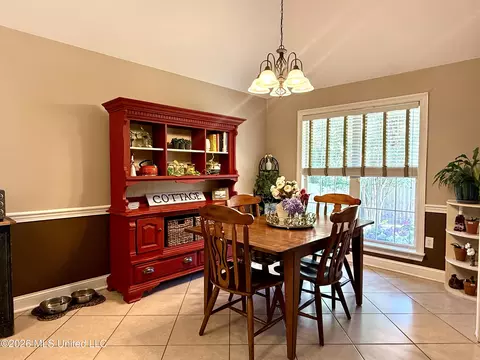 Dining - 451 Abbey Woods, Brandon, MS 39047 photo 2 of 7