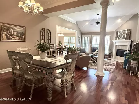 Dining - 451 Abbey Woods, Brandon, MS 39047 photo 5 of 7