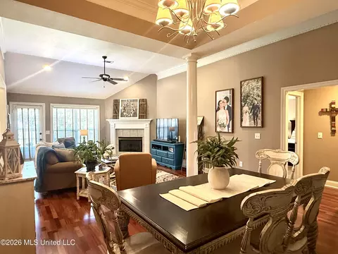 Dining - 451 Abbey Woods, Brandon, MS 39047 photo 6 of 7