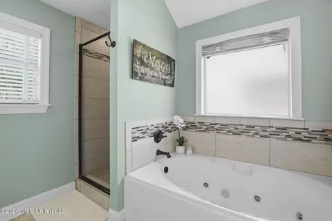 Bath - 451 Abbey Woods, Brandon, MS 39047 photo 2 of 4