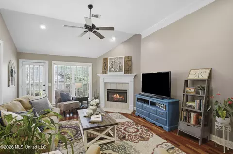 Living - 451 Abbey Woods, Brandon, MS 39047 photo 1 of 2