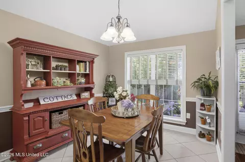 Dining - 451 Abbey Woods, Brandon, MS 39047 photo 4 of 4