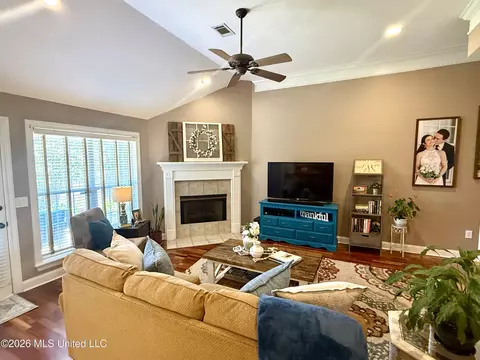Living - 451 Abbey Woods, Brandon, MS 39047 photo 3 of 5