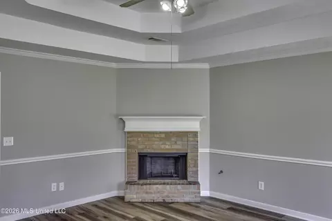 Living - 663 Falcon Ln, Florence, MS 39073 photo 2 of 5