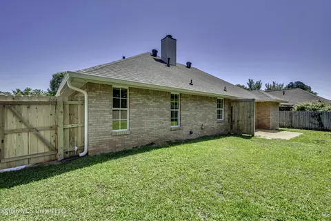 Exterior - 663 Falcon Ln, Florence, MS 39073 photo 4 of 10