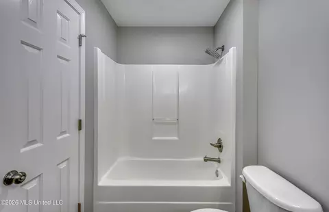 Bath - 663 Falcon Ln, Florence, MS 39073 photo 2 of 4