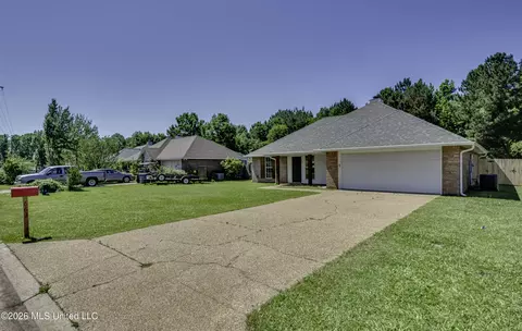 Exterior - 663 Falcon Ln, Florence, MS 39073 photo 8 of 10