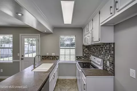 Kitchen - 663 Falcon Ln, Florence, MS 39073 photo 5 of 5