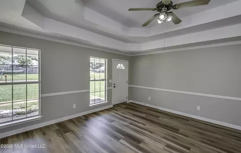 Living - 663 Falcon Ln, Florence, MS 39073 photo 4 of 5