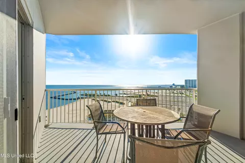 1899 Beach Blvd #907, Biloxi, MS 39531