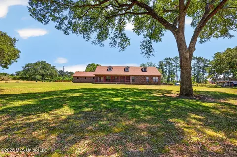 17000 E Spring Lake Dr, Vancleave, MS 39565