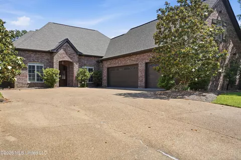 317 Gladeview Pl, Brandon, MS 39047