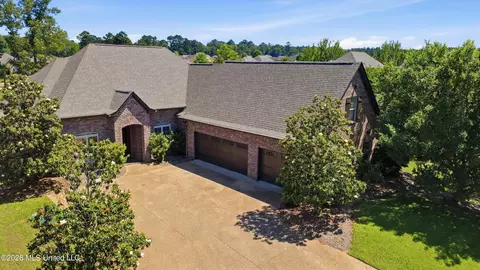 317 Gladeview Pl, Brandon, MS 39047