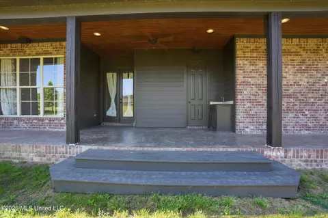 Exterior - 317 Gladeview Pl, Brandon, MS 39047 photo 4 of 4