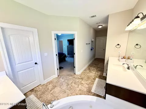 Entry Way - 2353 Ouse Valley Ln, Hernando, MS 38632 photo 1 of 2