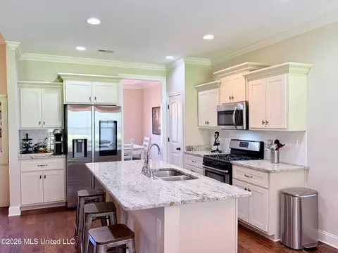 Kitchen - 2353 Ouse Valley Ln, Hernando, MS 38632 photo 2 of 5