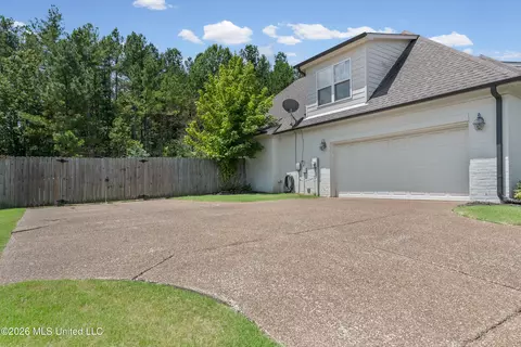 Exterior - 2353 Ouse Valley Ln, Hernando, MS 38632 photo 3 of 6