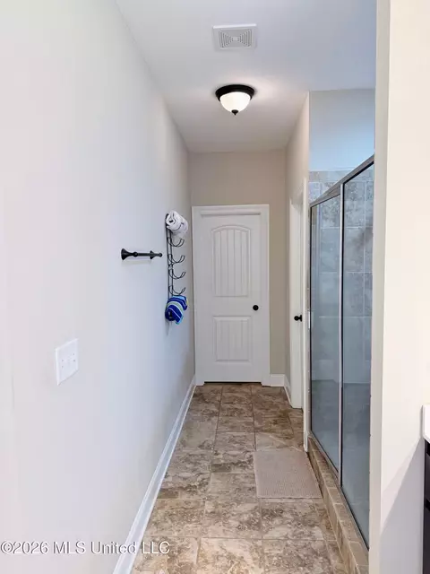 Entry Way - 2353 Ouse Valley Ln, Hernando, MS 38632 photo 2 of 2