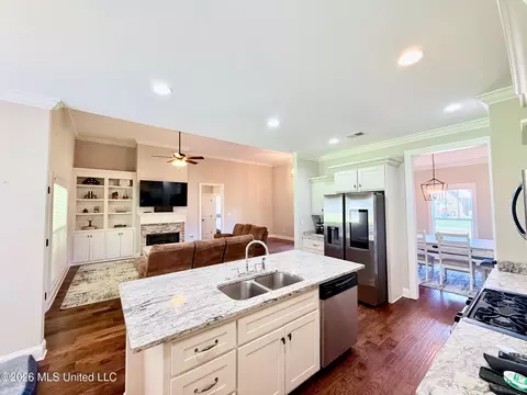 Kitchen - 2353 Ouse Valley Ln, Hernando, MS 38632 photo 5 of 5