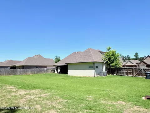 Exterior - 2353 Ouse Valley Ln, Hernando, MS 38632 photo 6 of 8