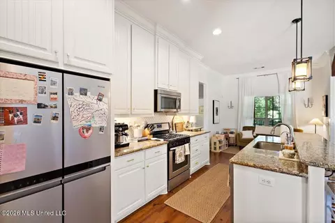 Kitchen - 169 Westerly Pl, Madison, MS 39110 photo 2 of 3