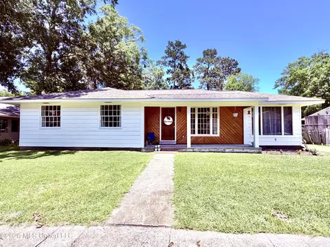 542 W Chickasaw St, Brookhaven, MS 39601