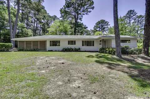 2051 Meadowbrook Rd, Jackson, MS 39211