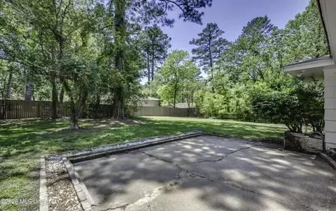 Exterior - 2051 Meadowbrook Rd, Jackson, MS 39211 photo 6 of 14