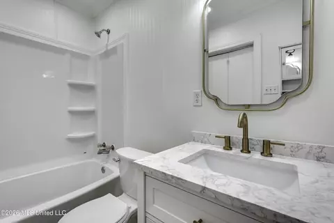 Bath - 2051 Meadowbrook Rd, Jackson, MS 39211 photo 6 of 6
