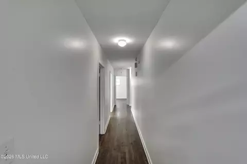 Entry Way - 2051 Meadowbrook Rd, Jackson, MS 39211 photo 2 of 2