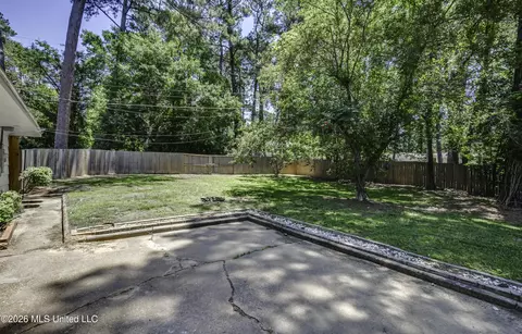 Exterior - 2051 Meadowbrook Rd, Jackson, MS 39211 photo 12 of 14