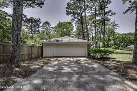 Exterior - 2051 Meadowbrook Rd, Jackson, MS 39211 photo 3 of 14