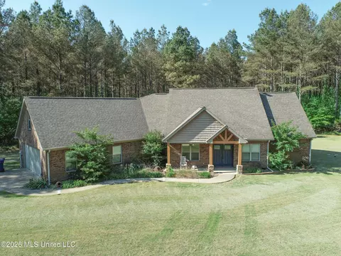 1407 Mcclyde Rd, Como, MS 38619
